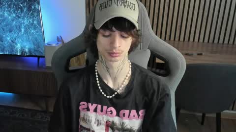 oliverrgroove online show from 15, 4, 2026