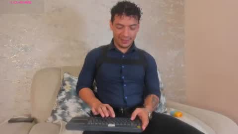 Snapshot of oliverwyse chatting on 13, 6, 2026 Oliver online show from 13, 6, 2026