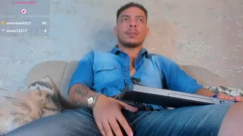 Snapshot of oliverwyse chatting on 3, 7, 2026 Oliver online show from 3, 7, 2026