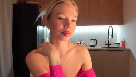 Olivia 3 online show from 12, 1, 2025