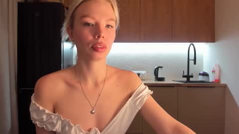 Olivia 3 online show from 11, 2, 2025