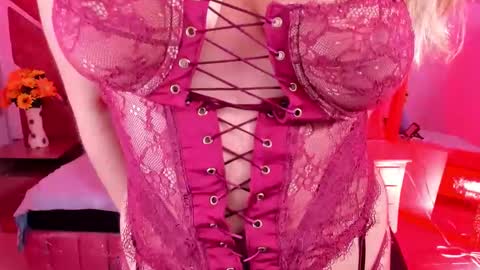Snapshot of olivia_fox69 chatting on 26, 4, 2026 OLIVIA online show from 26, 4, 2026
