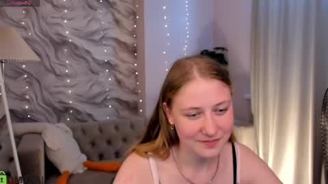 Snapshot of olivia_iv chatting on 15, 5, 2026 Olivia online show from 15, 5, 2026
