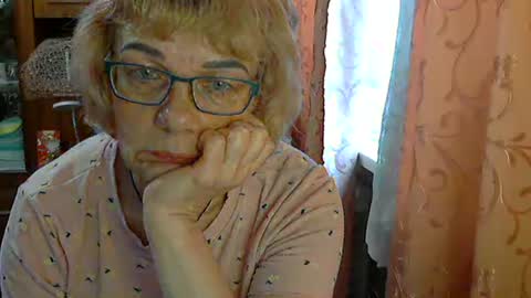 Snapshot of olivia_mia25 chatting on 11, 5, 2026 Olivia Mia online show from 11, 5, 2026