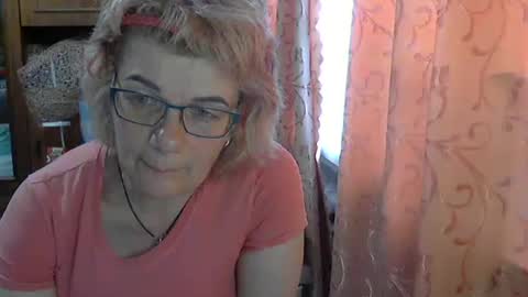 Snapshot of olivia_mia25 chatting on 27, 5, 2026 Olivia Mia online show from 27, 5, 2026