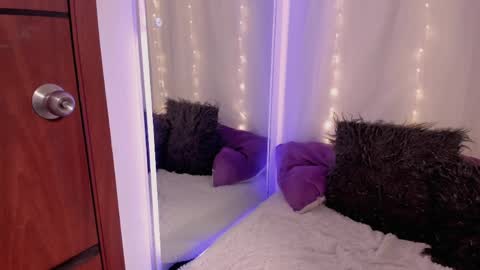 IG Im Oliviamorrys X OliviaMorrys online show from 8, 4, 2026