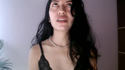 Snapshot of oliviaaa__ chatting on 27, 5, 2026 oliviaaa__ online show from 27, 5, 2026