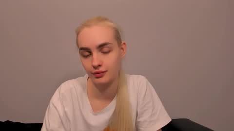 oliviaBeauty online show from 23, 3, 2026