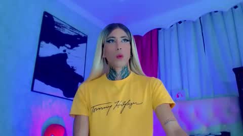 Snapshot of oliviahot01 chatting on 9, 5, 2026 oliviahot01 online show from 9, 5, 2026
