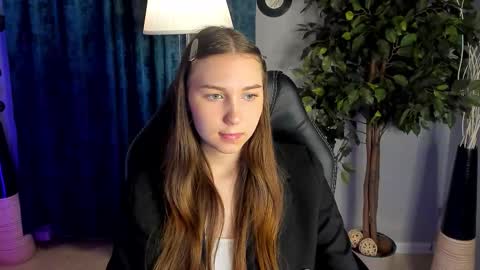 Snapshot of olivialangs chatting on 27, 3, 2026 olivialangs online show from 27, 3, 2026