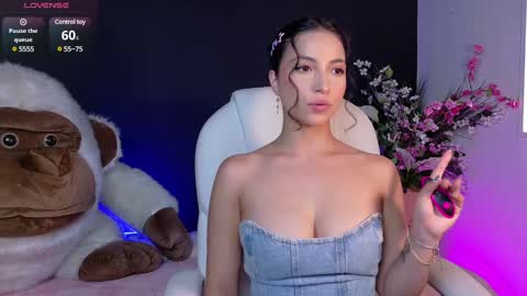 Snapshot of oliviamcneill chatting on 30, 1, 2025 Olivia Mcneill online show from 30, 1, 2025