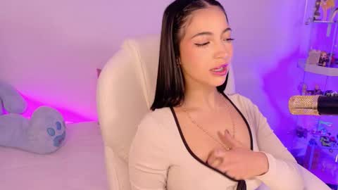 Snapshot of oliviamcneill chatting on 17, 10, 2025 Olivia Mcneill online show from 17, 10, 2025