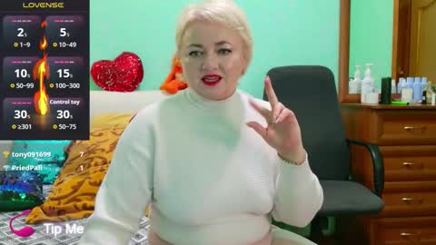 oliviaparadise online show from 13, 11, 2025