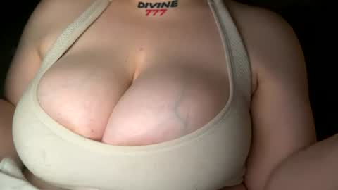 Snapshot of oliviaskies chatting on 12, 7, 2026 Olivia baby online show from 12, 7, 2026