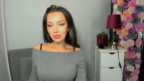 OliviaWomen online show from 29, 11, 2025