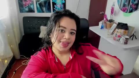 oliviia_cute online show from 11, 11, 2025