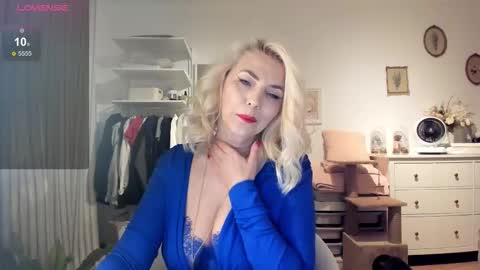 ollalla7 online show from 4, 11, 2025