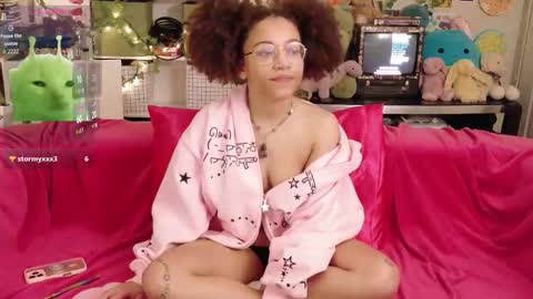 Snapshot of ollythegreat chatting on 16, 12, 2025 olly online show from 16, 12, 2025