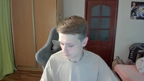 Snapshot of olvr_zoolander chatting on 10, 9, 2025 Oliver and Mira online show from 10, 9, 2025