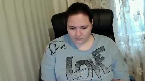 Snapshot of olyaandnetty chatting on 17, 10, 2025 OlyaAndNetty online show from 17, 10, 2025