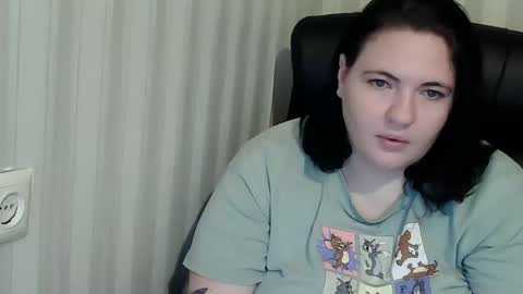 Snapshot of olyaandnetty chatting on 19, 10, 2025 OlyaAndNetty online show from 19, 10, 2025
