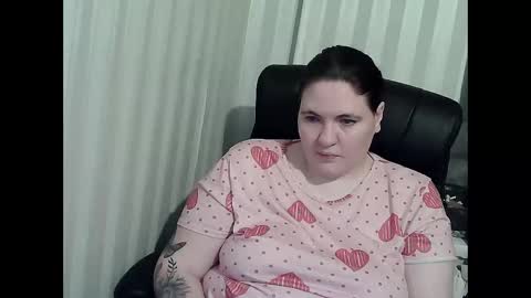 Snapshot of olyaandnetty chatting on 11, 11, 2025 OlyaAndNetty online show from 11, 11, 2025