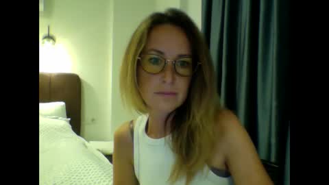 Snapshot of olyra11 chatting on 5, 1, 2026 olyra11 online show from 5, 1, 2026