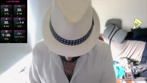 Snapshot of ona_nisme chatting on 26, 4, 2026 ona nisme online show from 26, 4, 2026