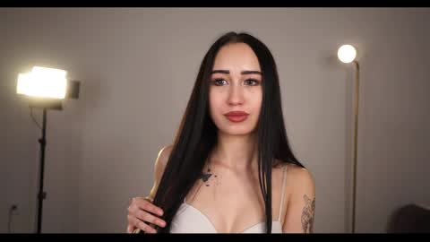 Mia online show from 12, 5, 2026