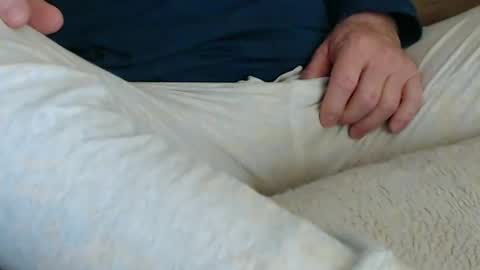 Snapshot of onehanglow chatting on 16, 2, 2025 Butch online show from 16, 2, 2025