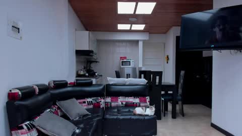 Snapshot of onemore_cum chatting on 13, 5, 2026 YIN MIGUEL online show from 13, 5, 2026