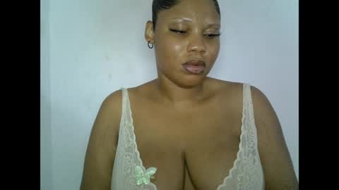 Snapshot of oneofdbestchubbygaloncb chatting on 5, 5, 2026 oneofdbestchubbygaloncb online show from 5, 5, 2026