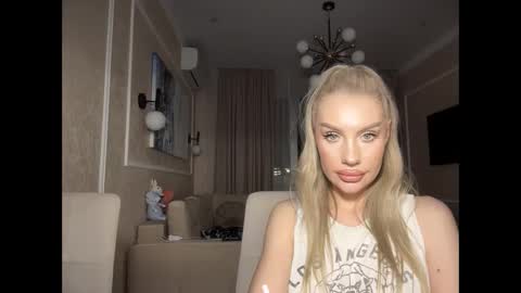 onesweet_baby online show from 8, 2, 2025