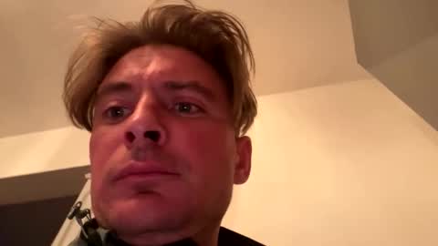 onlyloveyoutwice2016 online show from 4, 4, 2026