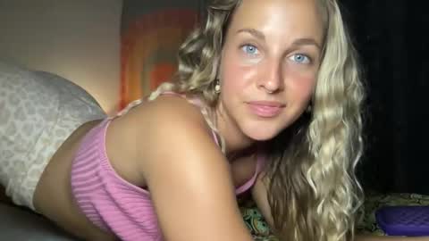 Snapshot of onyx_unleashed chatting on 2, 10, 2025 onyx_unleashed online show from 2, 10, 2025