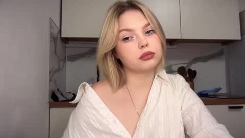 Snapshot of opheliaritz chatting on 3, 12, 2025 Ophelia online show from 3, 12, 2025