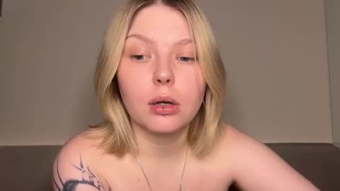 Snapshot of opheliaritz chatting on 2, 2, 2026 Ophelia online show from 2, 2, 2026