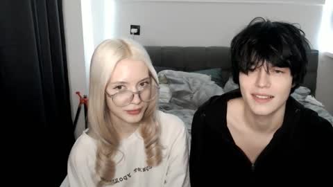 Snapshot of opiunarium chatting on 7, 11, 2025 Bella and John online show from 7, 11, 2025