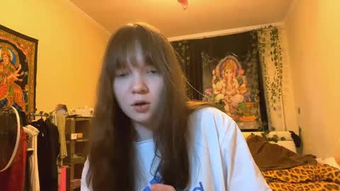 Snapshot of oralialafield chatting on 29, 5, 2026 Leslie online show from 29, 5, 2026
