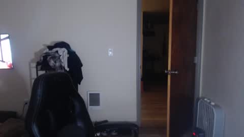 Snapshot of oregon87 chatting on 23, 2, 2026 The Oregon Lumberjack online show from 23, 2, 2026