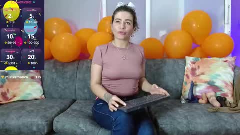 Snapshot of oriana_thomson2 chatting on 27, 9, 2025 Oriana online show from 27, 9, 2025