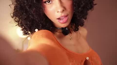 Snapshot of oshun_25 chatting on 24, 7, 2026 Oshun online show from 24, 7, 2026