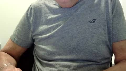 Snapshot of ossibottom chatting on 3, 7, 2026 Ossi online show from 3, 7, 2026