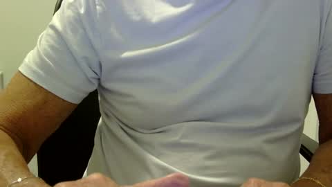 Snapshot of ossibottom chatting on 10, 7, 2026 Ossi online show from 10, 7, 2026