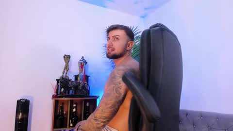 Snapshot of owenmaximus814 chatting on 13, 10, 2025 Maximus Owen online show from 13, 10, 2025