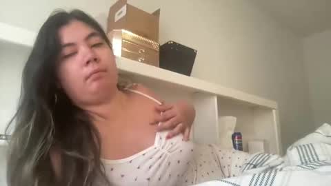 Snapshot of oxovickyoxo chatting on 23, 10, 2025 oxovickyoxo online show from 23, 10, 2025