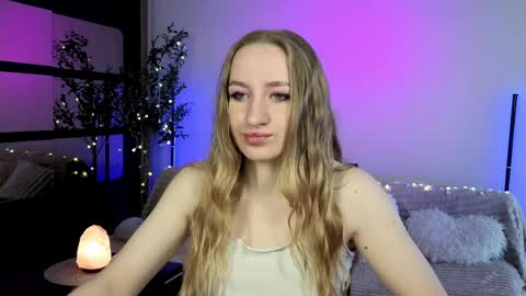 Oxy Foxie online show from 15, 4, 2026