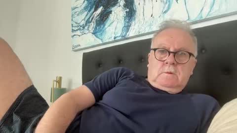 ozhairybearxxxx online show from 15, 2, 2026