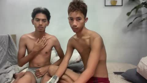 Snapshot of p1noytwink_xel chatting on 19, 6, 2026 p1noytwink_xel online show from 19, 6, 2026