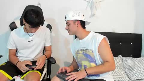 Snapshot of p_jhon chatting on 5, 1, 2025 P online show from 5, 1, 2025